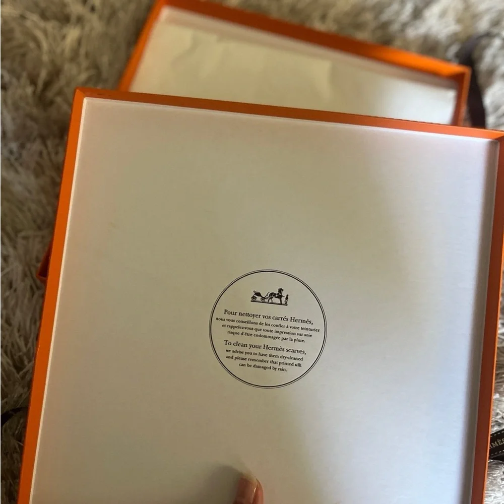 Box - Picture 3 of 3